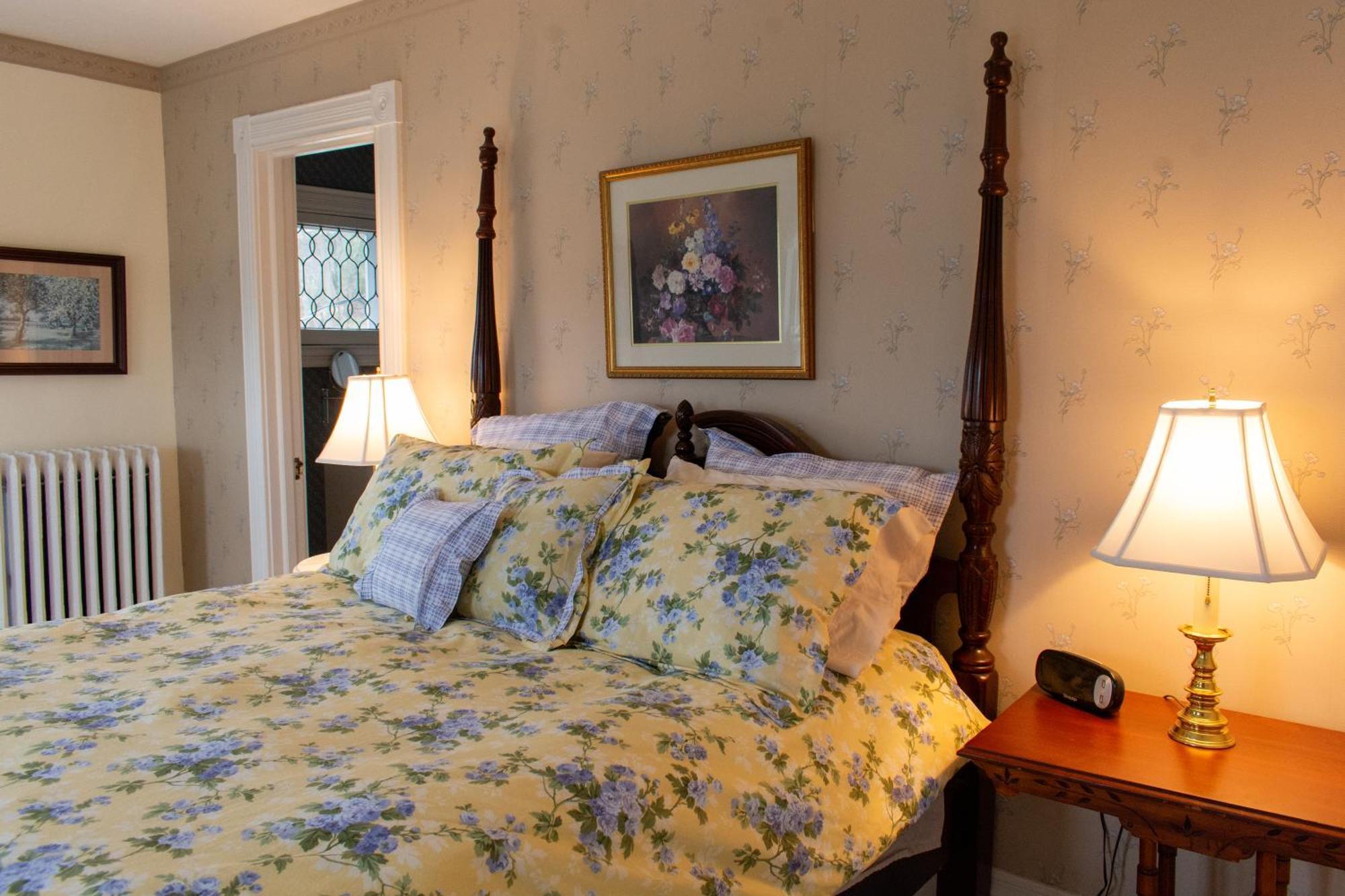 Hudson Manor Bed & Breakfast Watkins Glen Exteriör bild