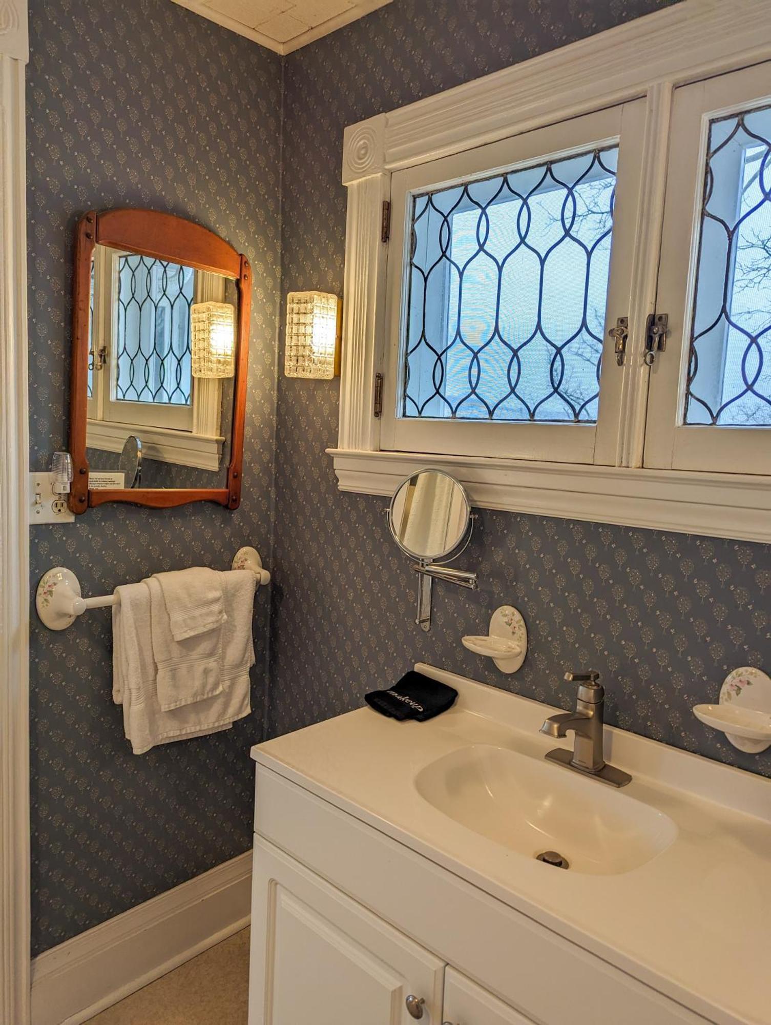 Hudson Manor Bed & Breakfast Watkins Glen Exteriör bild