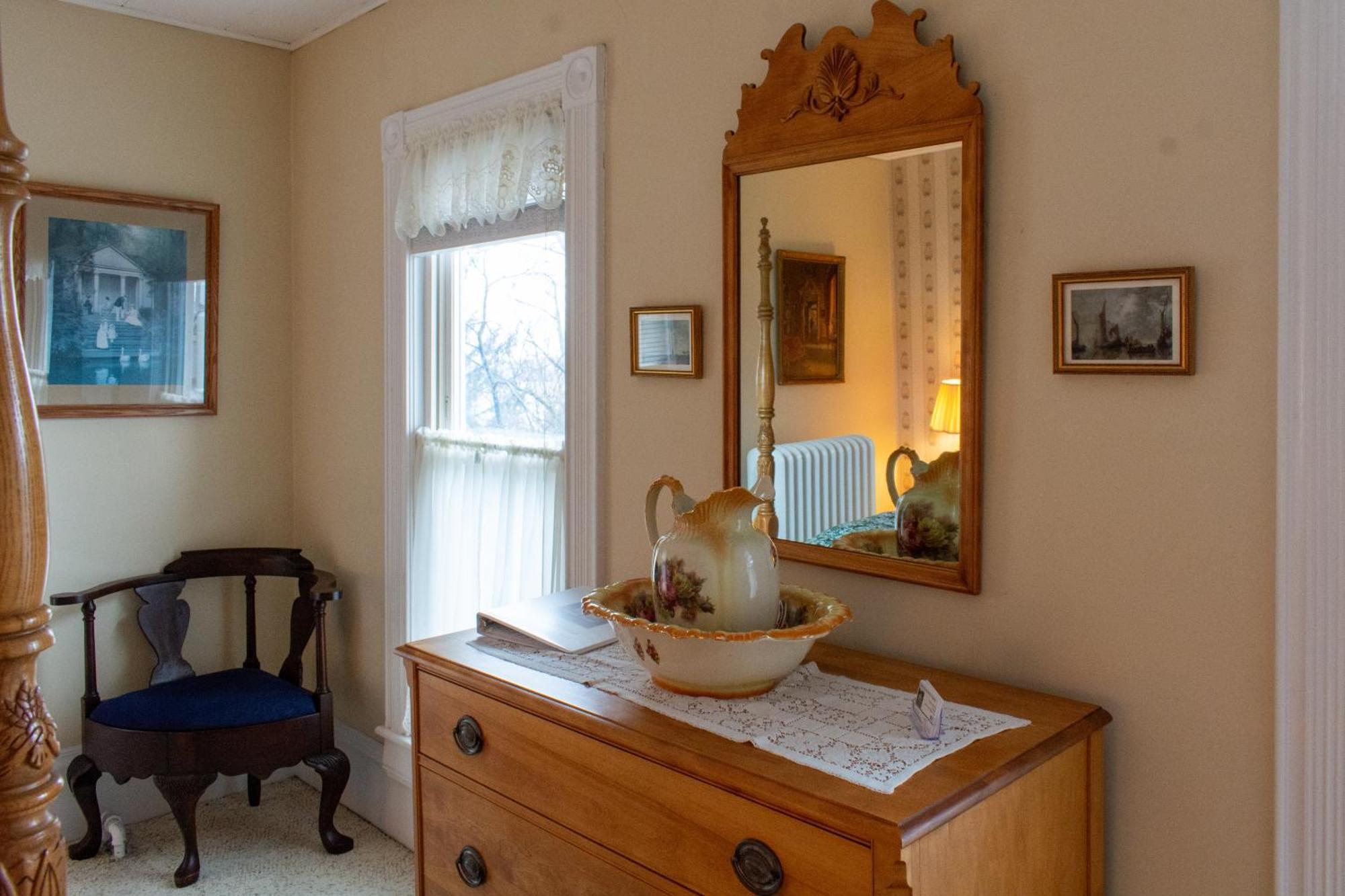 Hudson Manor Bed & Breakfast Watkins Glen Exteriör bild