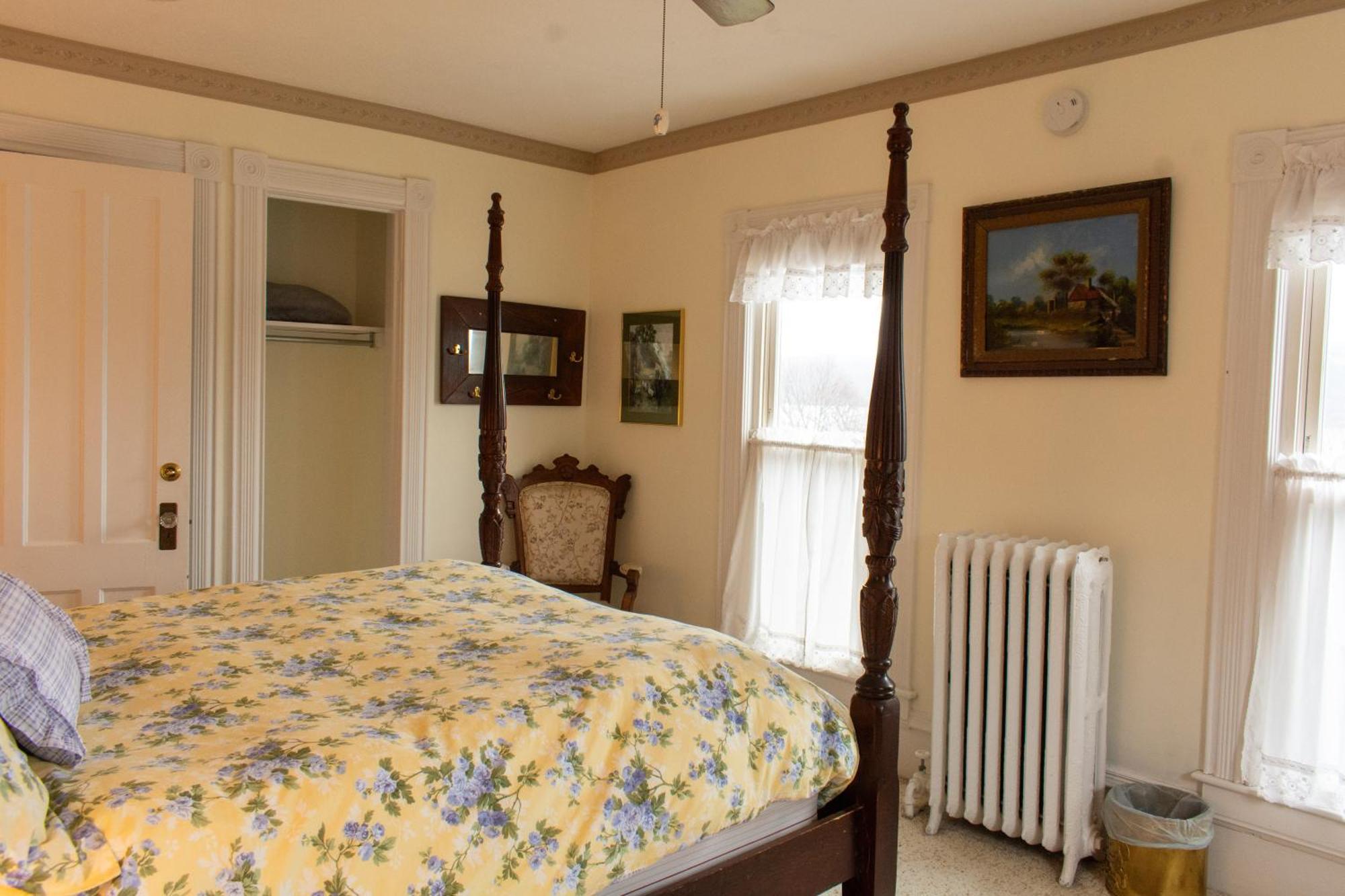 Hudson Manor Bed & Breakfast Watkins Glen Exteriör bild