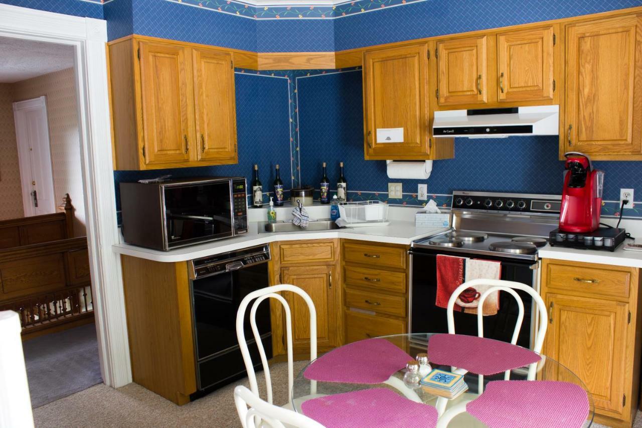 Hudson Manor Bed & Breakfast Watkins Glen Exteriör bild