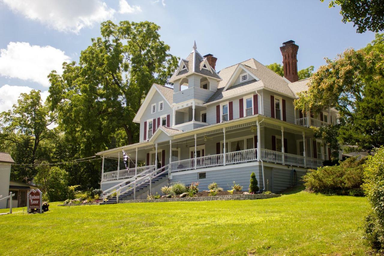 Hudson Manor Bed & Breakfast Watkins Glen Exteriör bild