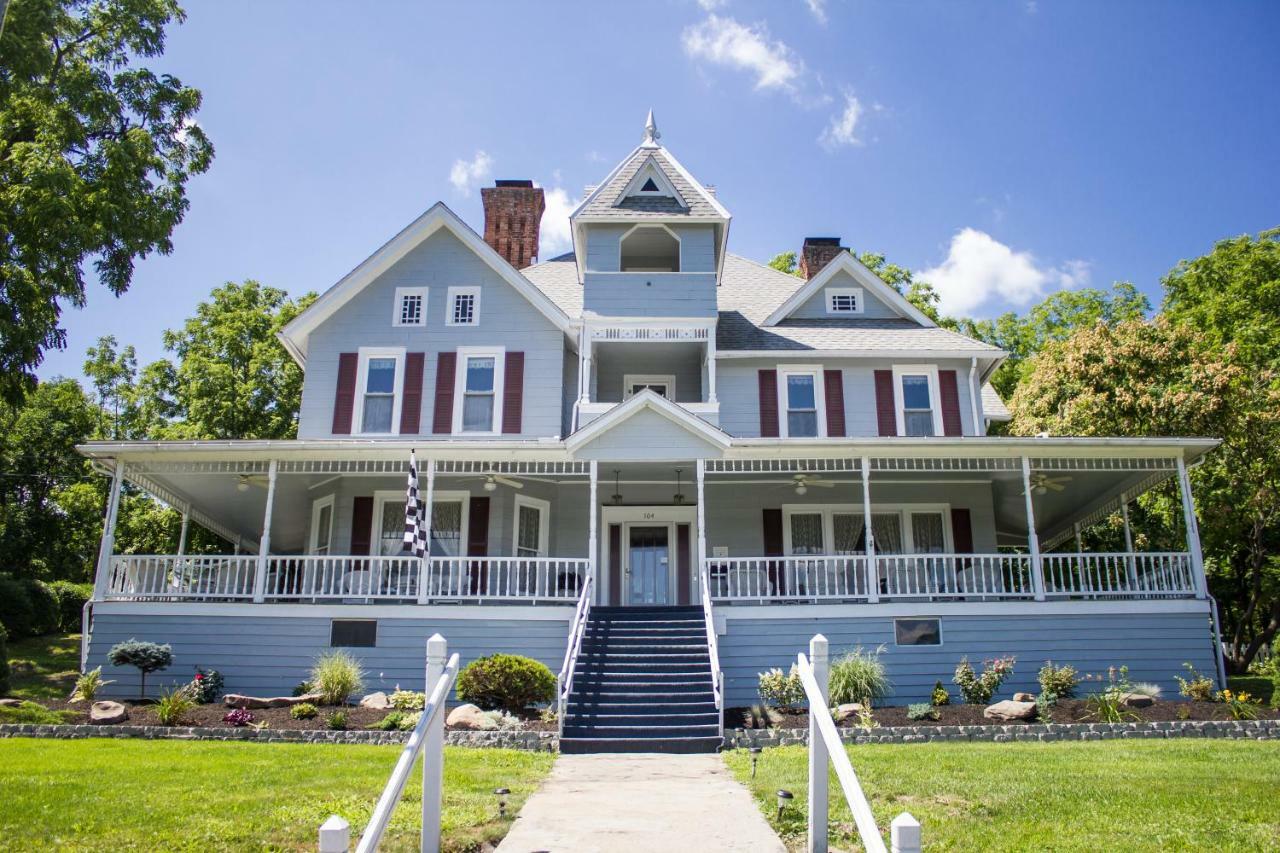 Hudson Manor Bed & Breakfast Watkins Glen Exteriör bild