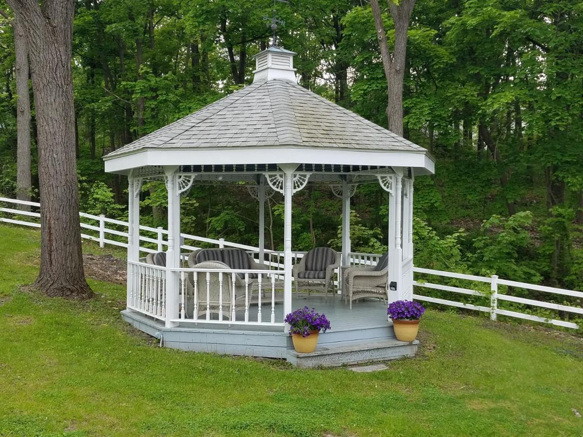 Hudson Manor Bed & Breakfast Watkins Glen Exteriör bild